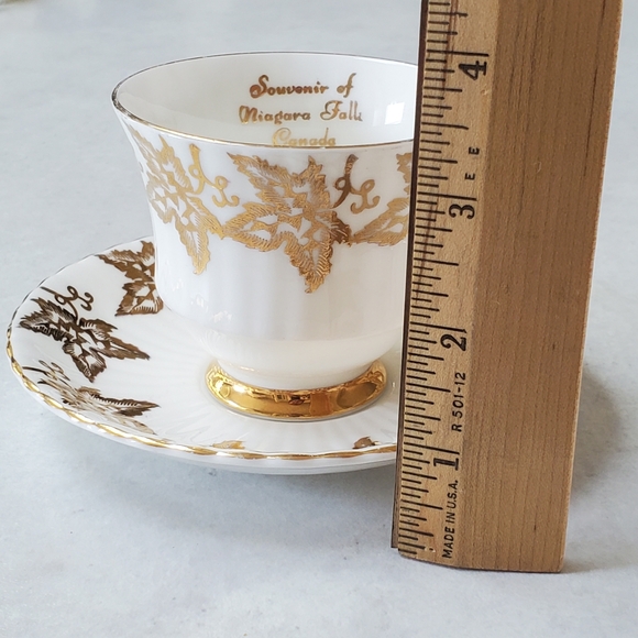 Vintage Niagra Falls Canada Royal Windsor Bone China Teacup & Saucer England - Picture 6 of 6